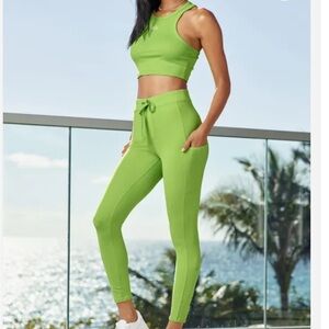 NWOT Alo  7/8 High-Waist Checkpoint Legging - Green Apple